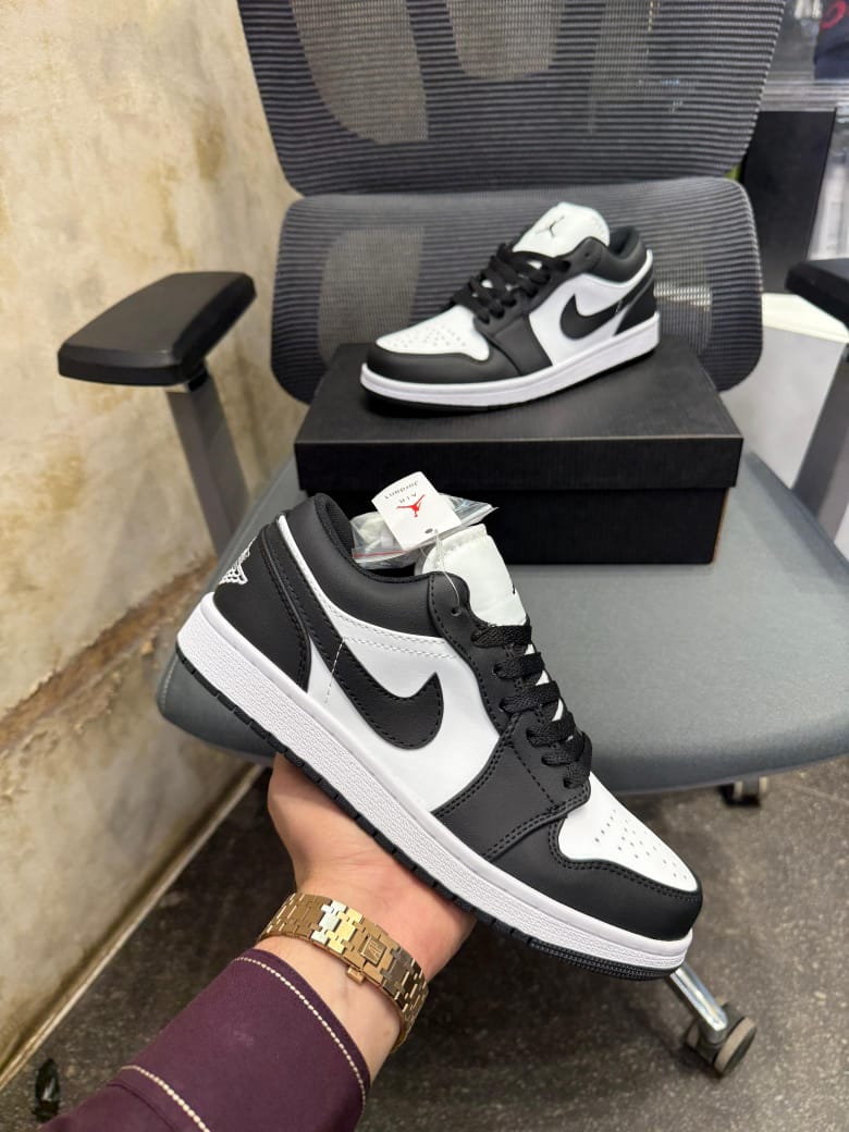 NIKE AIR JORDAN 1 PANDA LOW SEMI UA