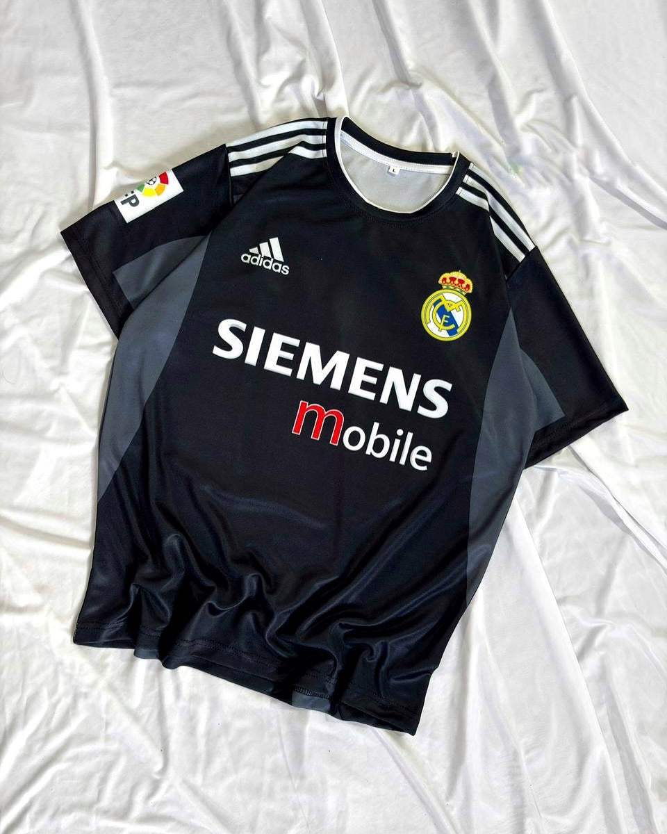 Real madrid 2004/05 away jersey R.carlos retro