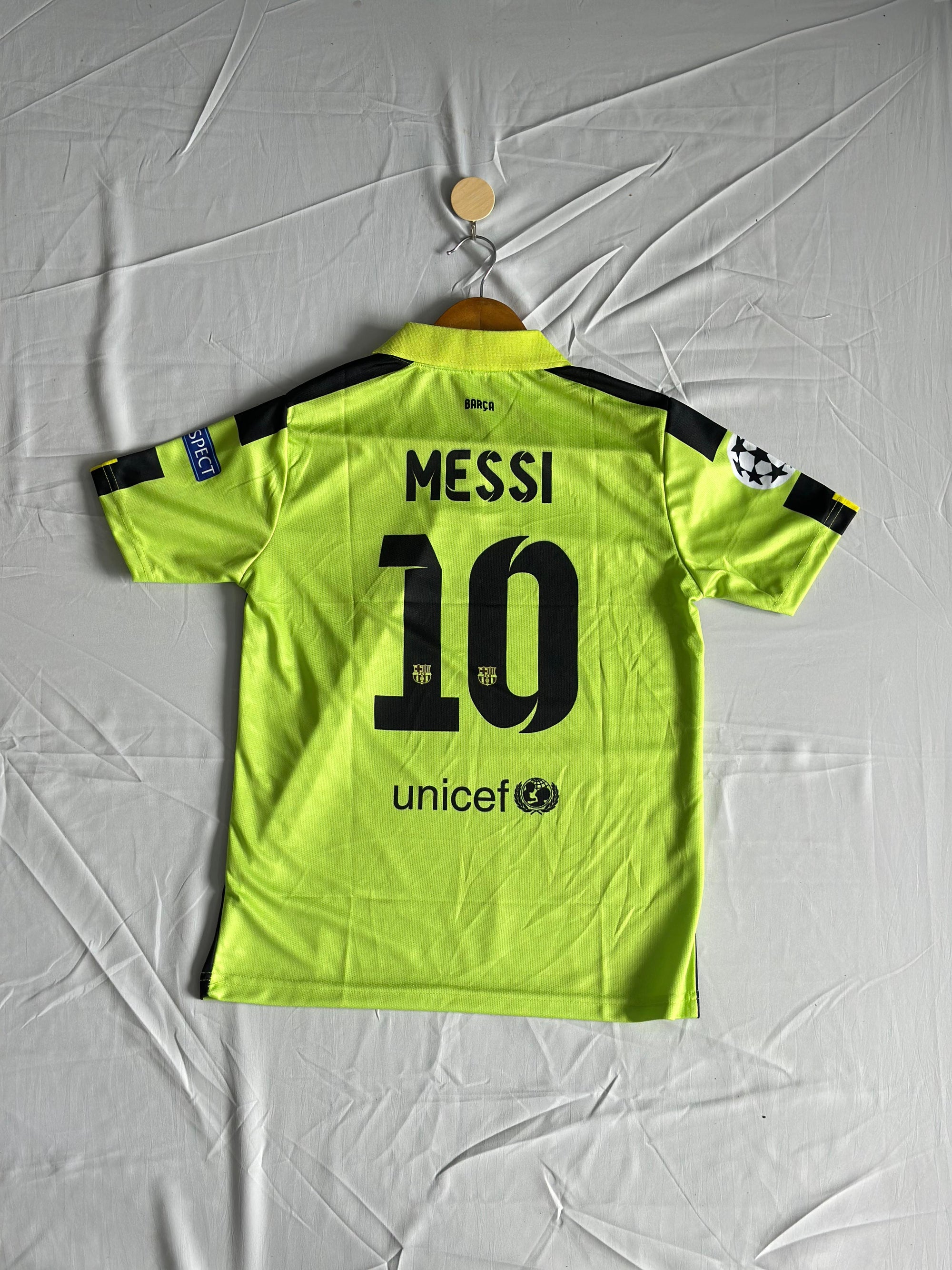 Messi Barcelona Retro Kit Green Collar