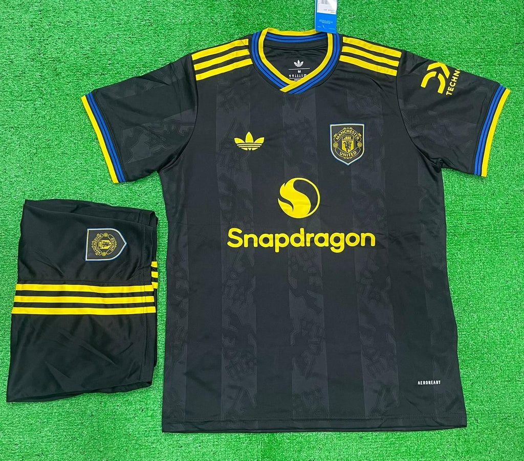 MANCHESTER UNITED FAN VERSION WITH SHORTS