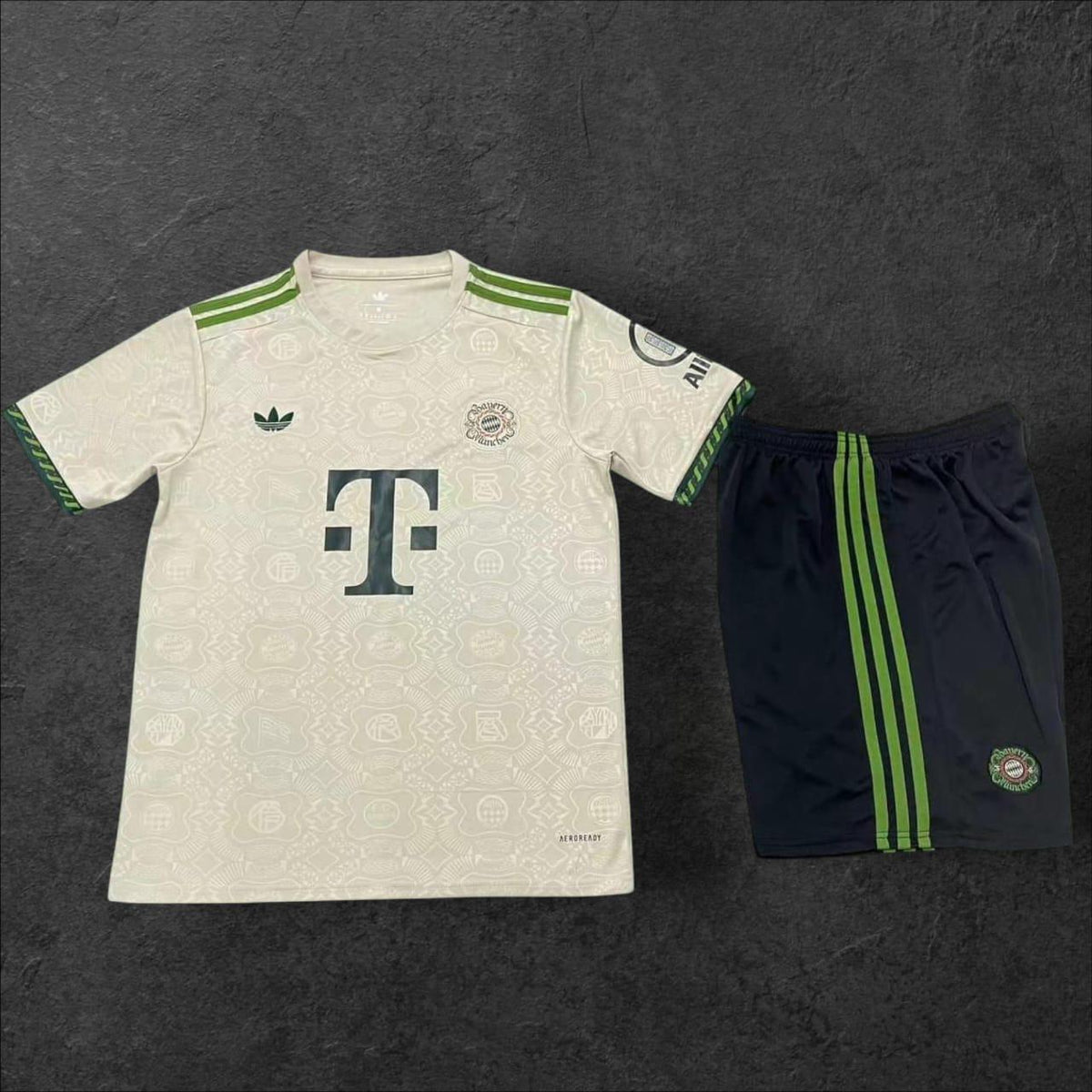 BAYERN MUMICH FAN VERSION WITH SHORTS